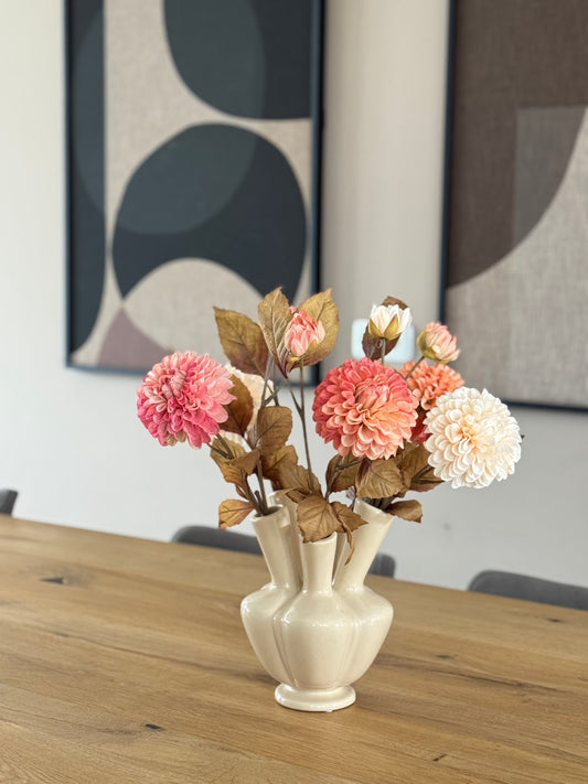 Dahlia party